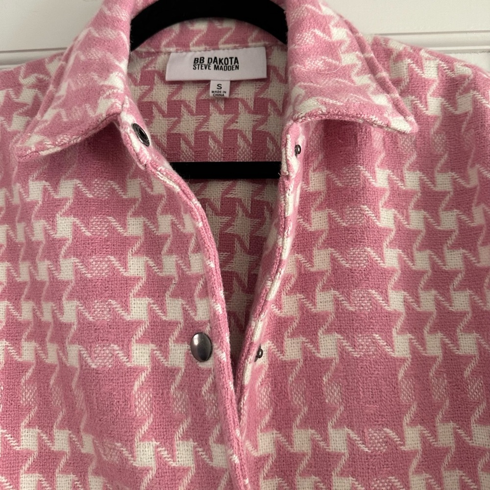 BB Dakota pink and white houndstooth shacket